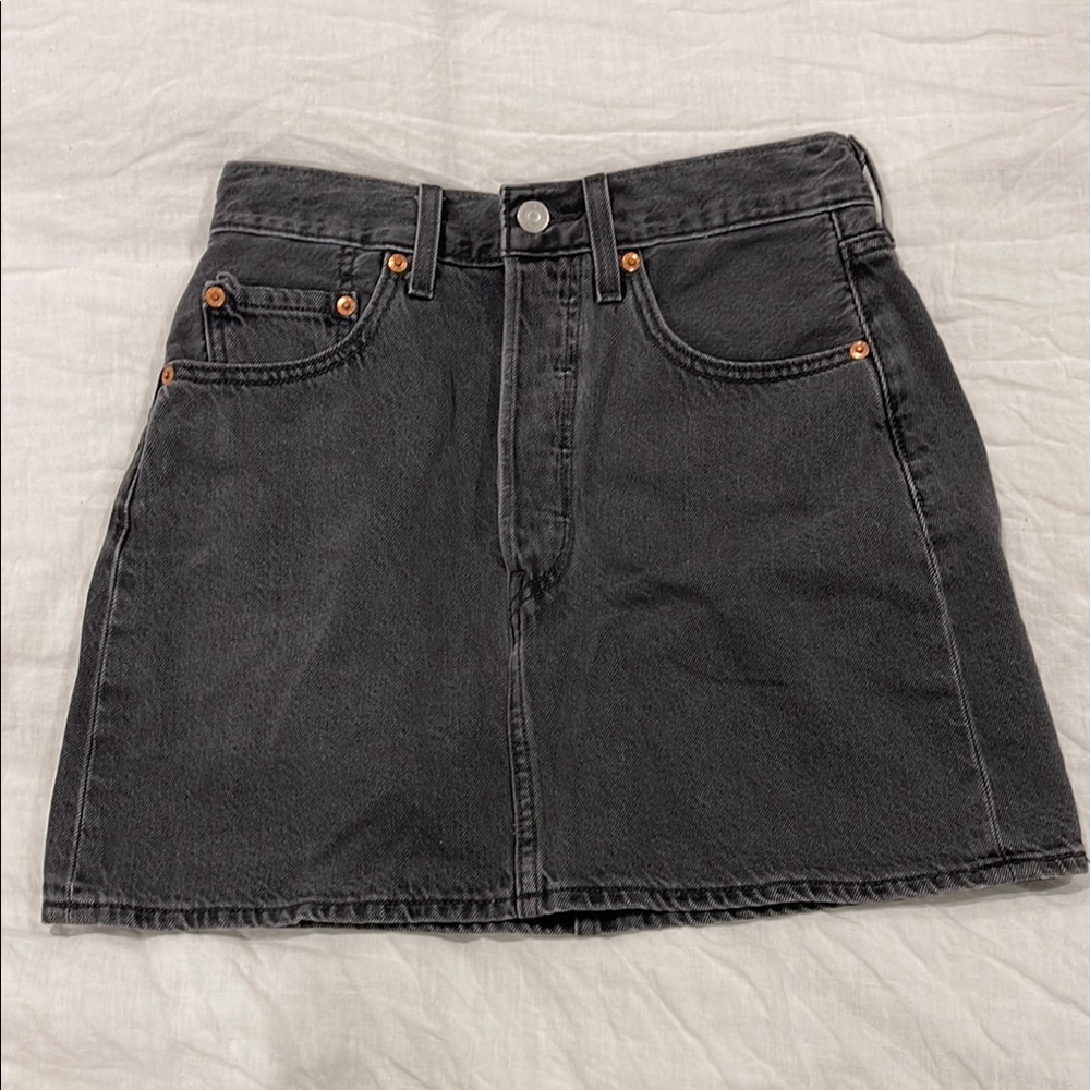 Levi’s Ribcage Black Denim Skirt